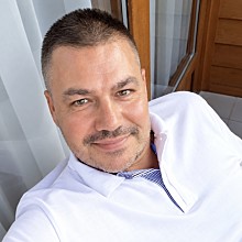 Muž, 48 rokov, Levice